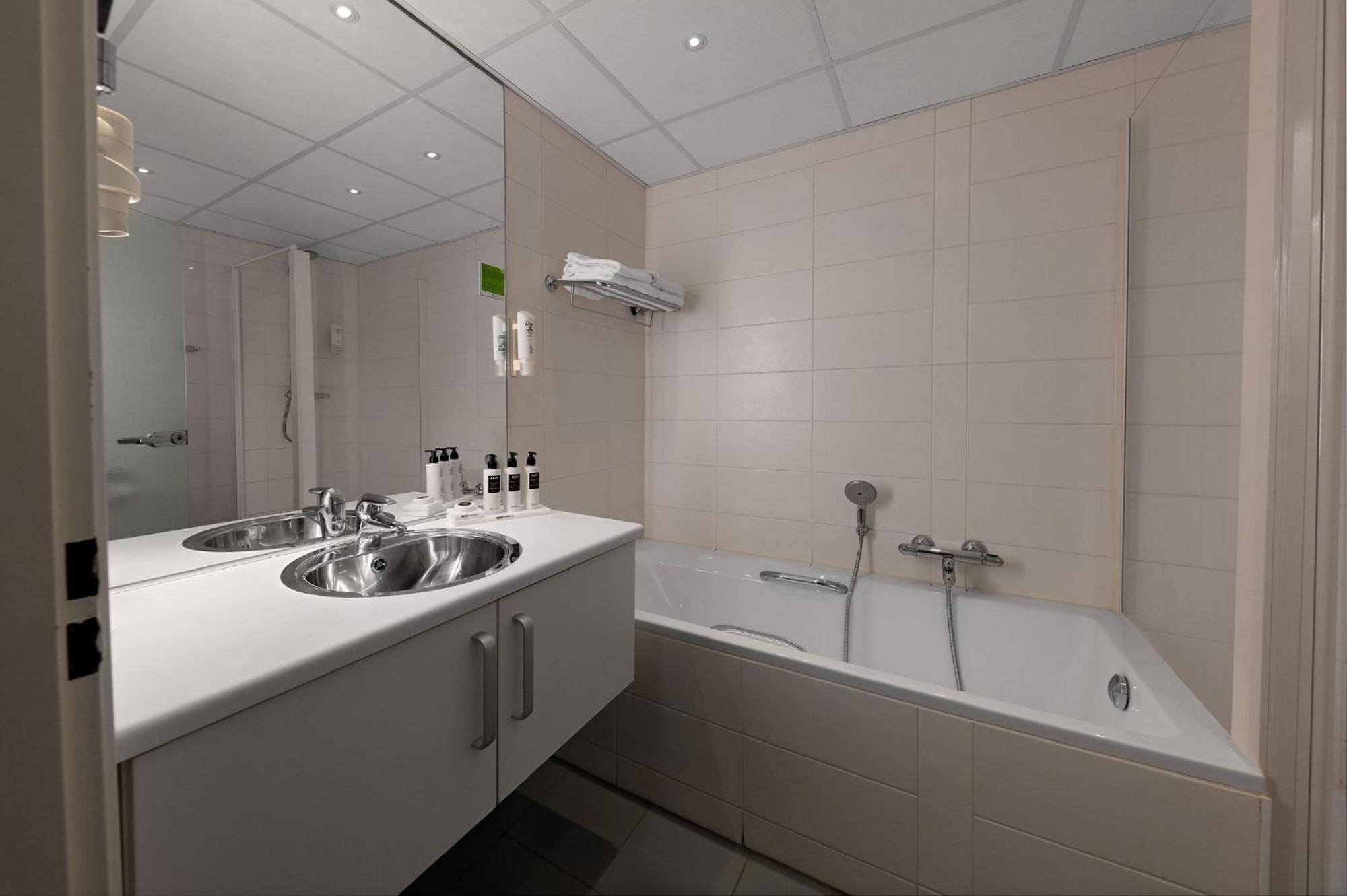 Westcord Hotel De Wadden Vlieland Ngoại thất bức ảnh